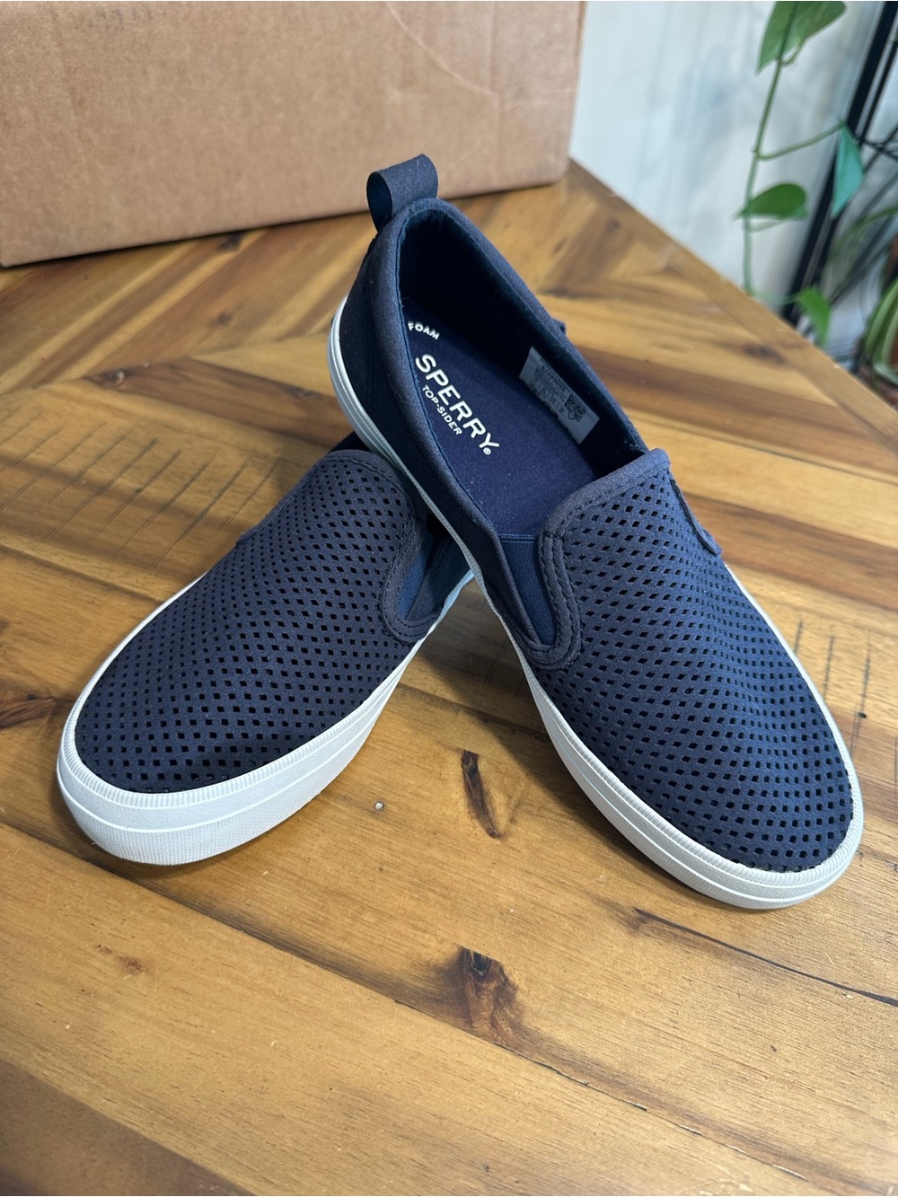 Sperry Navy Perforated Slip-On Sneakers Women’s Size 7 Memory Foam